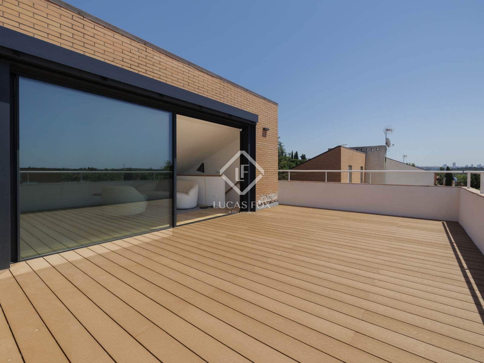 4 soveværelse Villa til salg i Madrid by med swimmingpool garage - € 1.800.000 (Ref: 9022836)