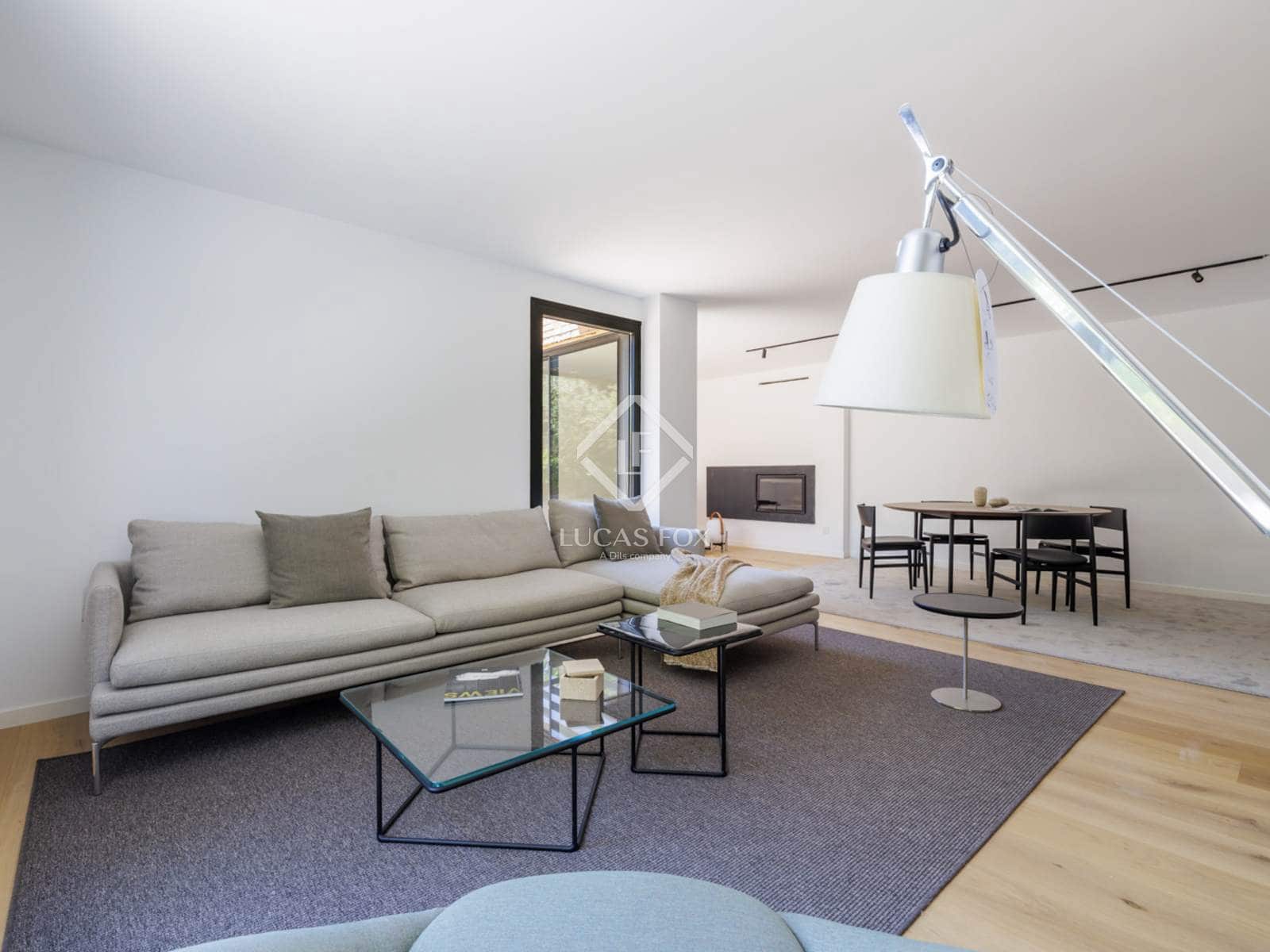 4 soveværelse Villa til salg i Madrid by med swimmingpool garage - € 1.800.000 (Ref: 9022836)