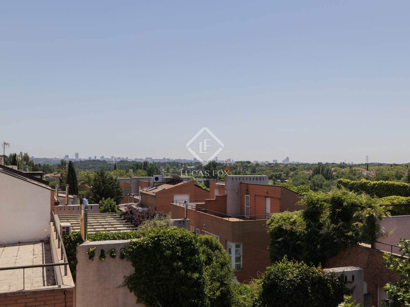 4 soveværelse Villa til salg i Madrid by med swimmingpool garage - € 1.800.000 (Ref: 9022836)