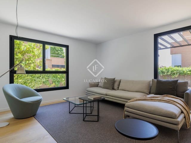 4 soveværelse Villa til salg i Madrid by med swimmingpool garage - € 1.800.000 (Ref: 9022836)