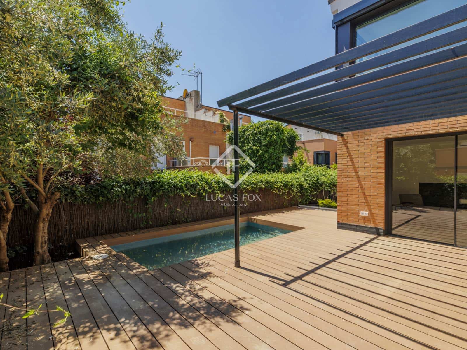 4 soveværelse Villa til salg i Madrid by med swimmingpool garage - € 1.800.000 (Ref: 9022836)