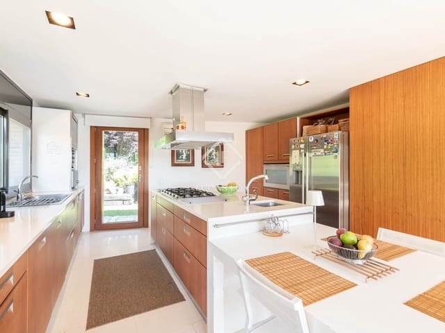 5 slaapkamer Villa te koop in Bellaterra, Cerdanyola del Vallès met garage - € 1.700.000 (Ref: 9026176)