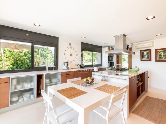 5 slaapkamer Villa te koop in Bellaterra, Cerdanyola del Vallès met garage - € 1.700.000 (Ref: 9026176)