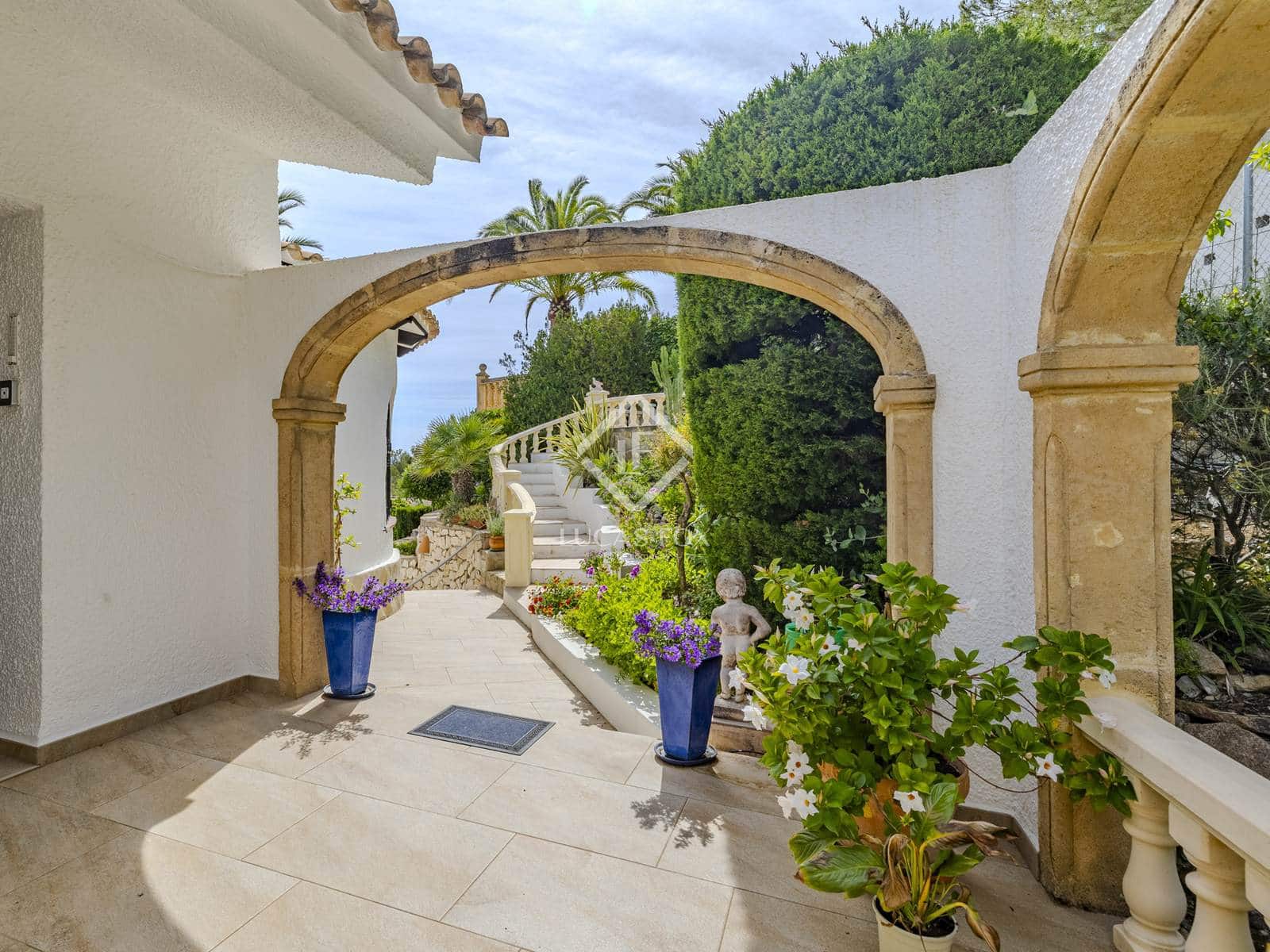 4 soveværelse Villa til salg i Javea / Xabia med swimmingpool garage - € 1.345.000 (Ref: 9031246)
