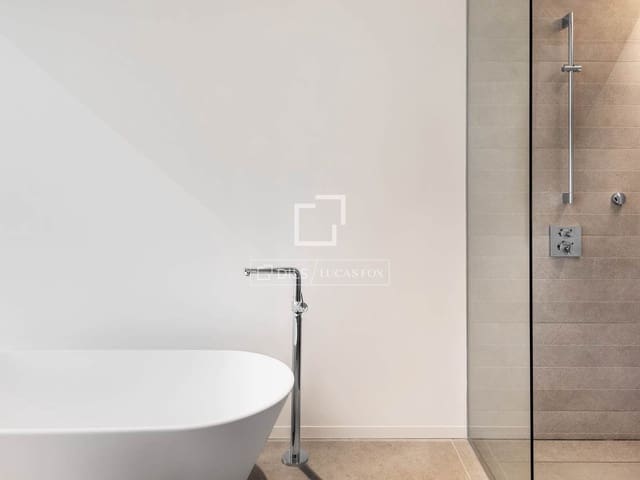 Apartamento de 2 habitaciones en Sotogrande, San Roque en venta con piscina garaje - 950.000 € (Ref: 9033235)