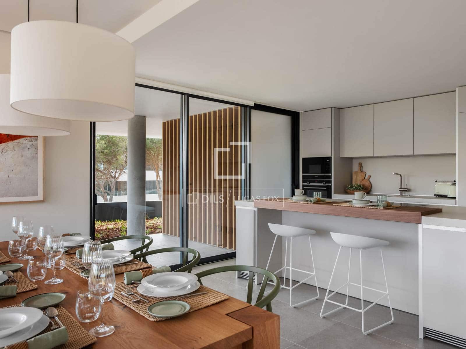 Apartamento de 2 habitaciones en Sotogrande en venta con piscina garaje - 950.000 € (Ref: 9033235)