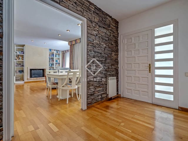 4 bedroom Villa for sale in Cambrils with garage - € 440,000 (Ref: 9033529)