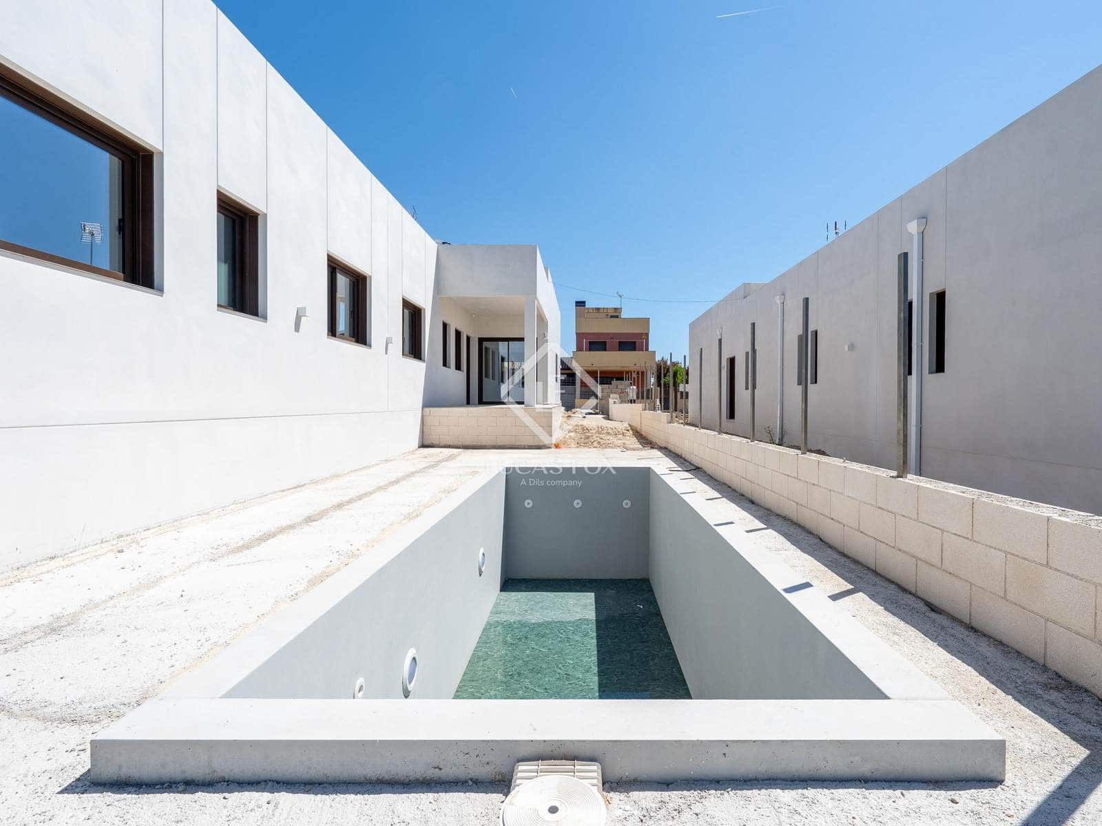 3 soveværelse Villa til salg i Francas med swimmingpool garage - € 494.000 (Ref: 9033533)