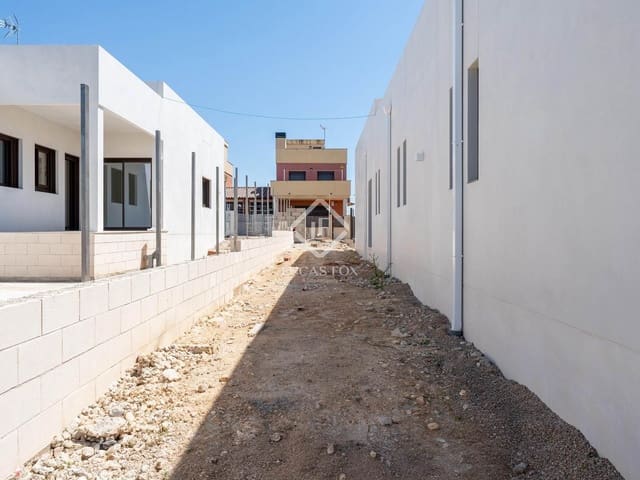 3 slaapkamer Villa te koop in Francas, El Vendrell met zwembad garage - € 494.000 (Ref: 9033533)