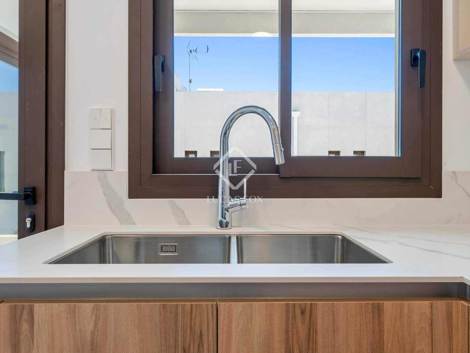 3 slaapkamer Villa te koop in Francas met zwembad garage - € 494.000 (Ref: 9033534)