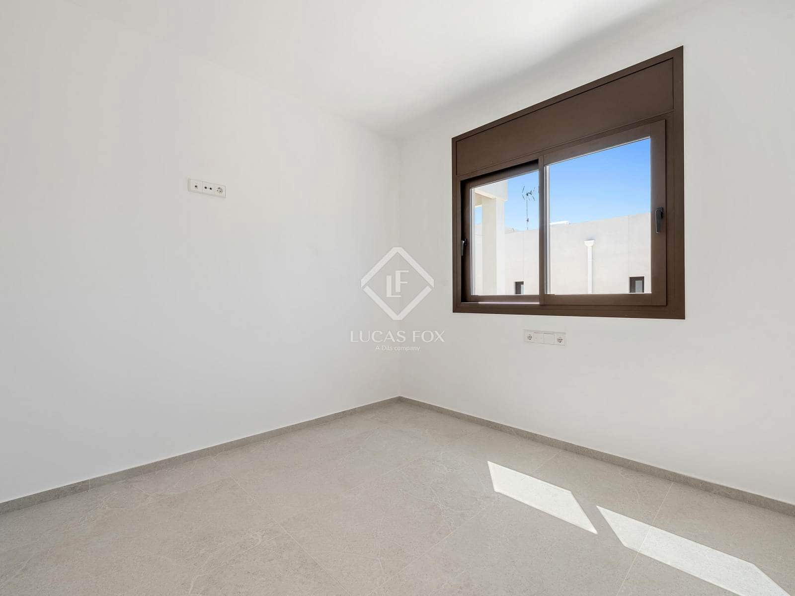 3 slaapkamer Villa te koop in Francas met zwembad garage - € 494.000 (Ref: 9033534)