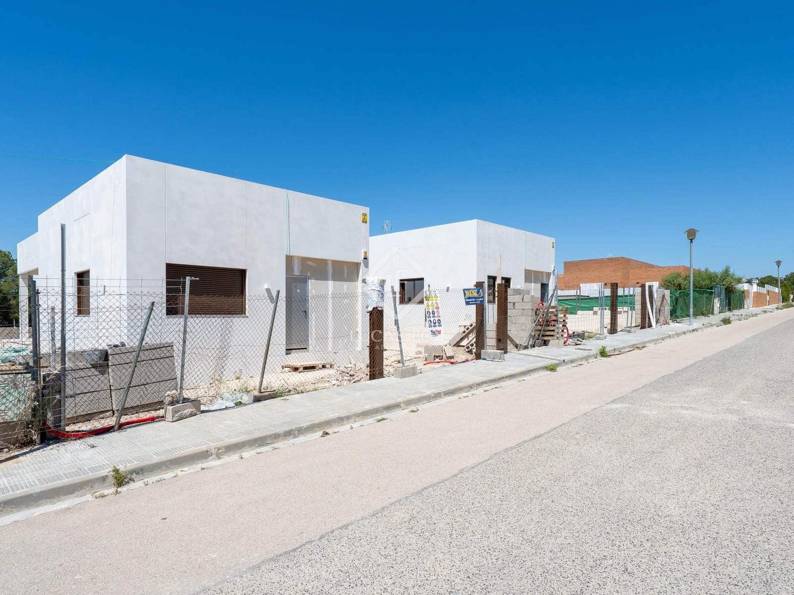 3 slaapkamer Villa te koop in Francas met zwembad garage - € 494.000 (Ref: 9033534)