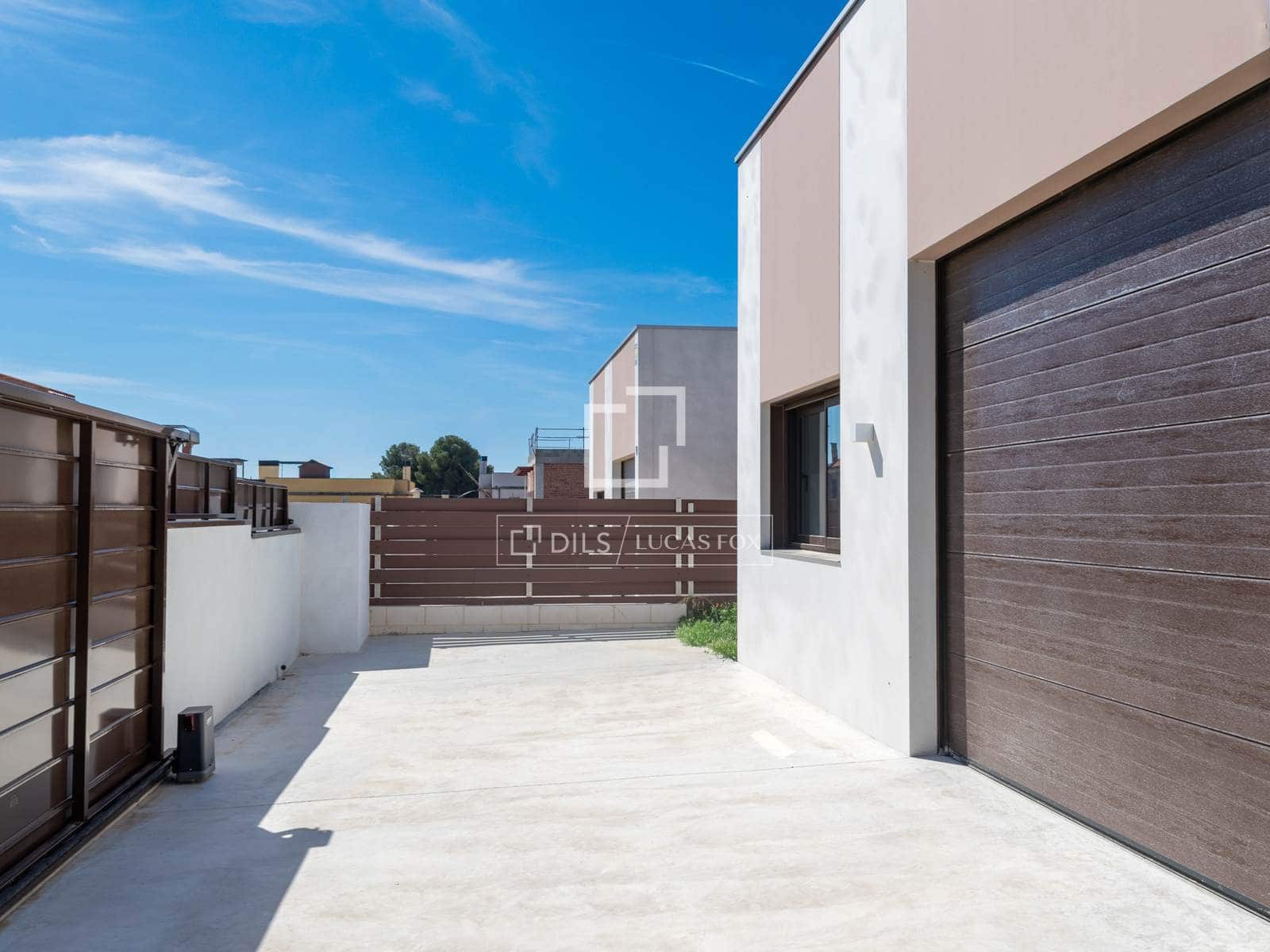 3 bedroom Villa for sale in Francas with pool garage - € 494,000 (Ref: 9033534)