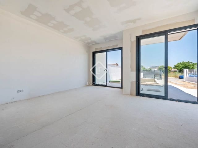 4 makuuhuone Huvila myytävänä paikassa Cambrils mukana uima-altaan 
autotalli - 535 000 € (Ref: 9034128)