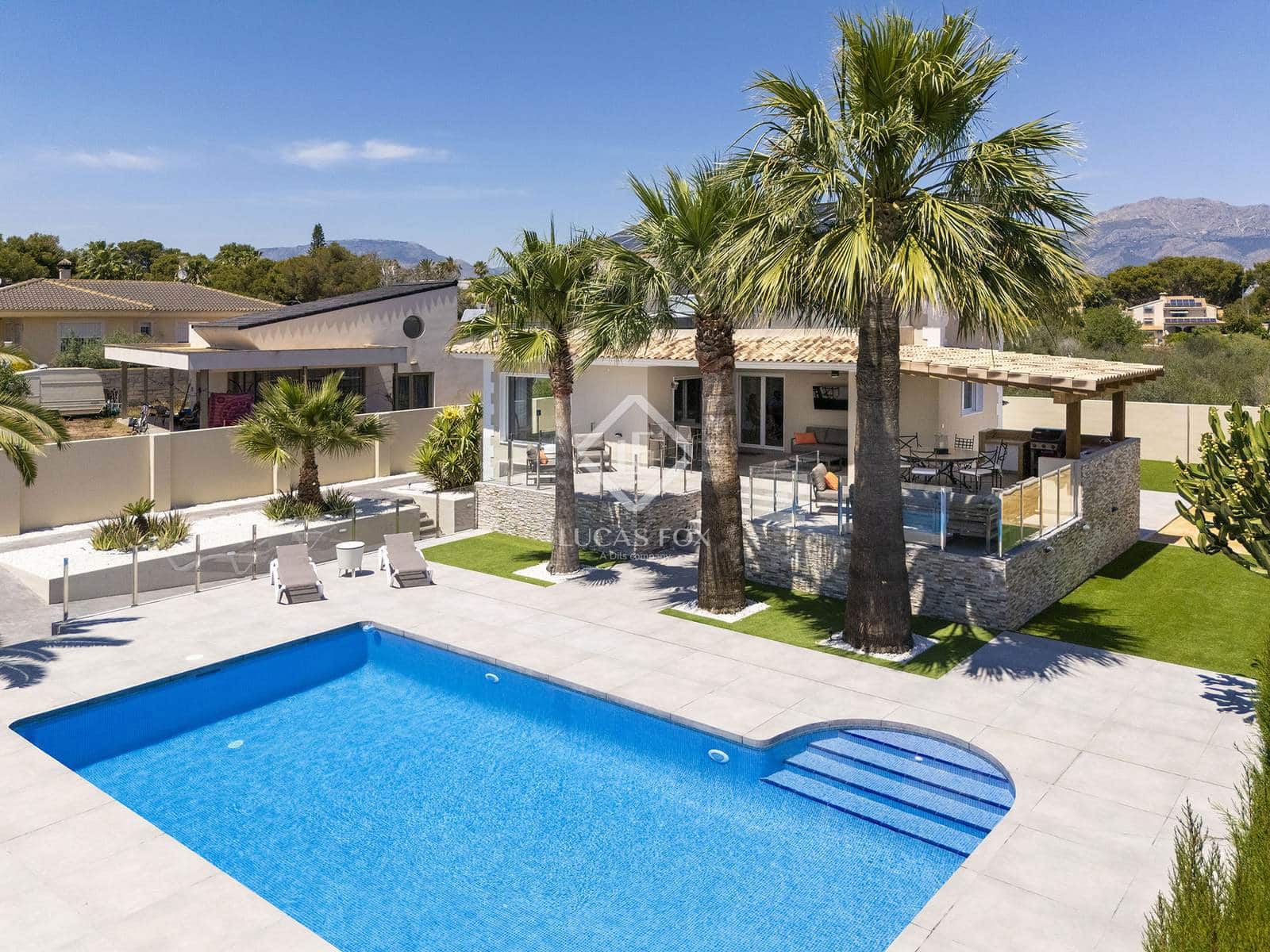 4 soveværelse Villa til salg i Alfaz del Pi / L'Alfas del Pi med swimmingpool garage - € 1.195.000 (Ref: 9035501)