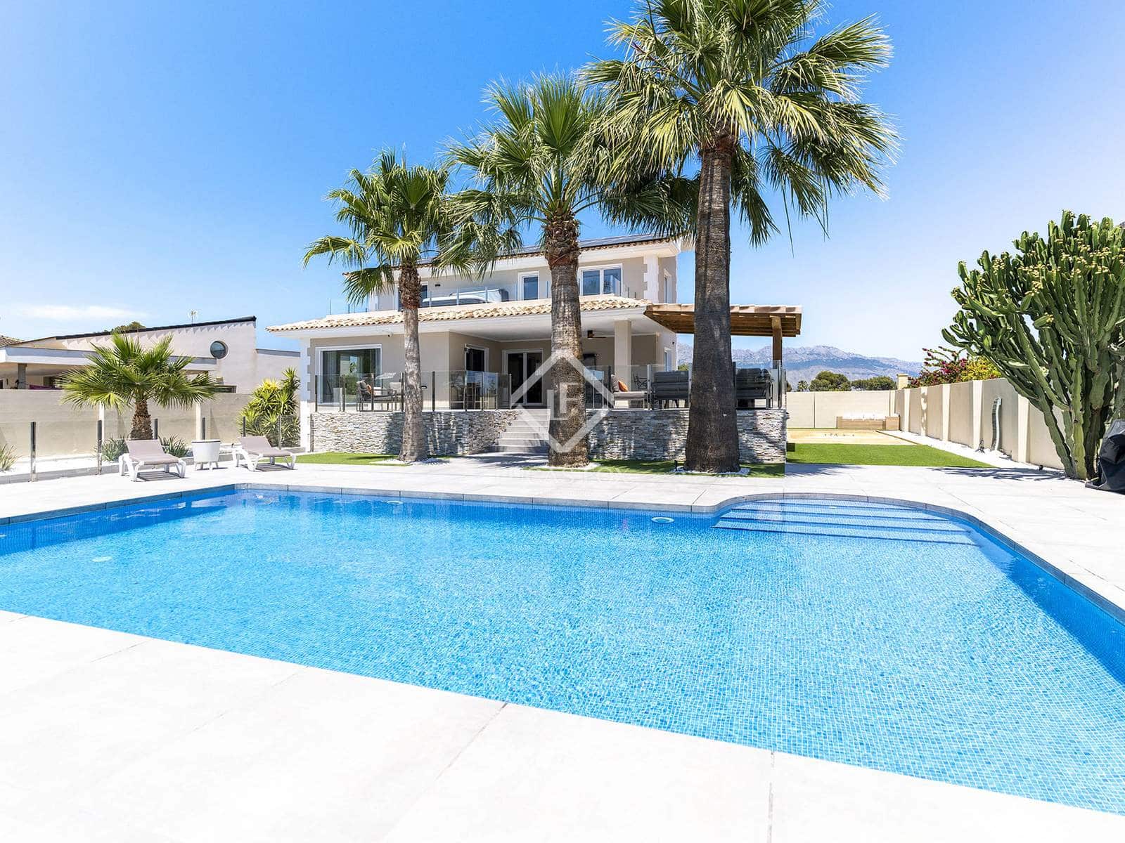 4 soveværelse Villa til salg i Alfaz del Pi / L'Alfas del Pi med swimmingpool garage - € 1.195.000 (Ref: 9035501)