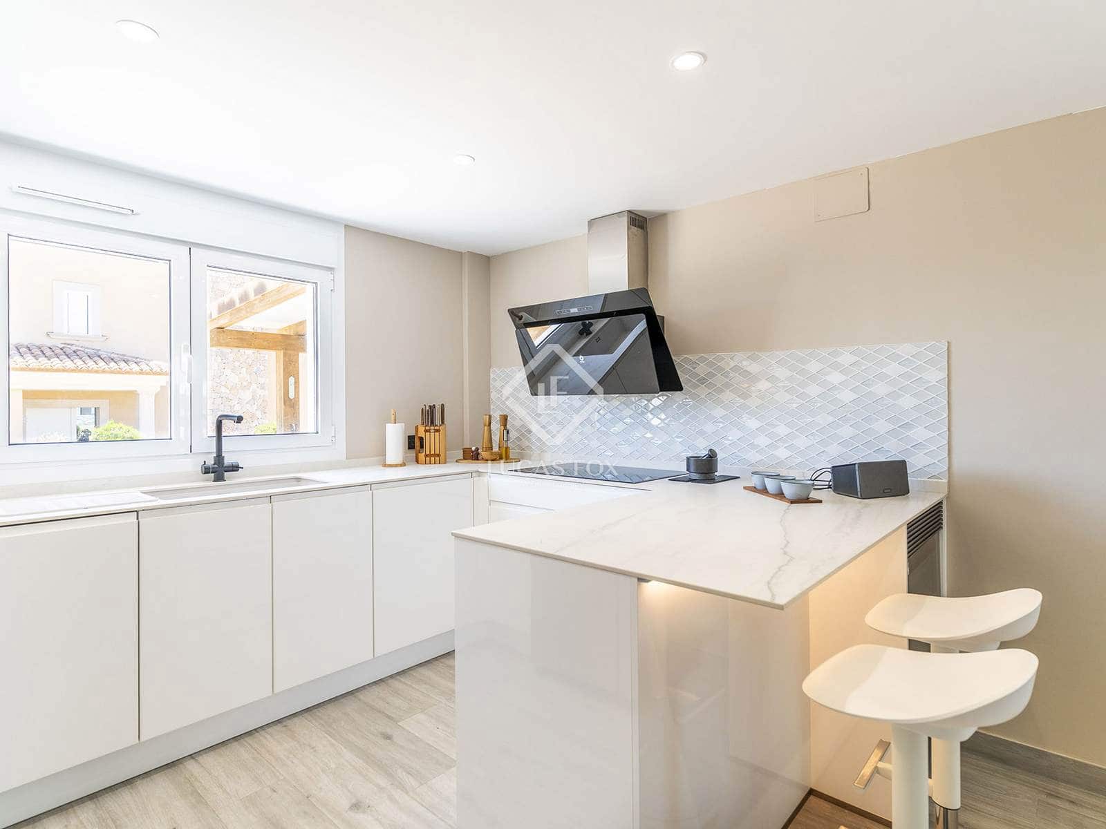 4 soveværelse Villa til salg i Alfaz del Pi / L'Alfas del Pi med swimmingpool garage - € 1.195.000 (Ref: 9035501)