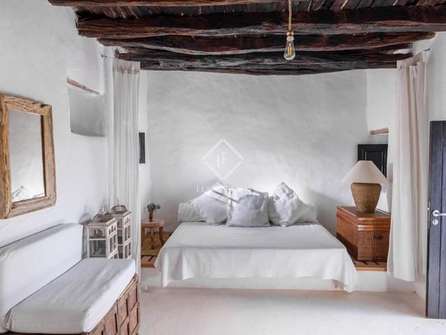 3 bedroom Finca/Country House for sale in Formentera municipality with pool - € 3,585,000 (Ref: 9035507)