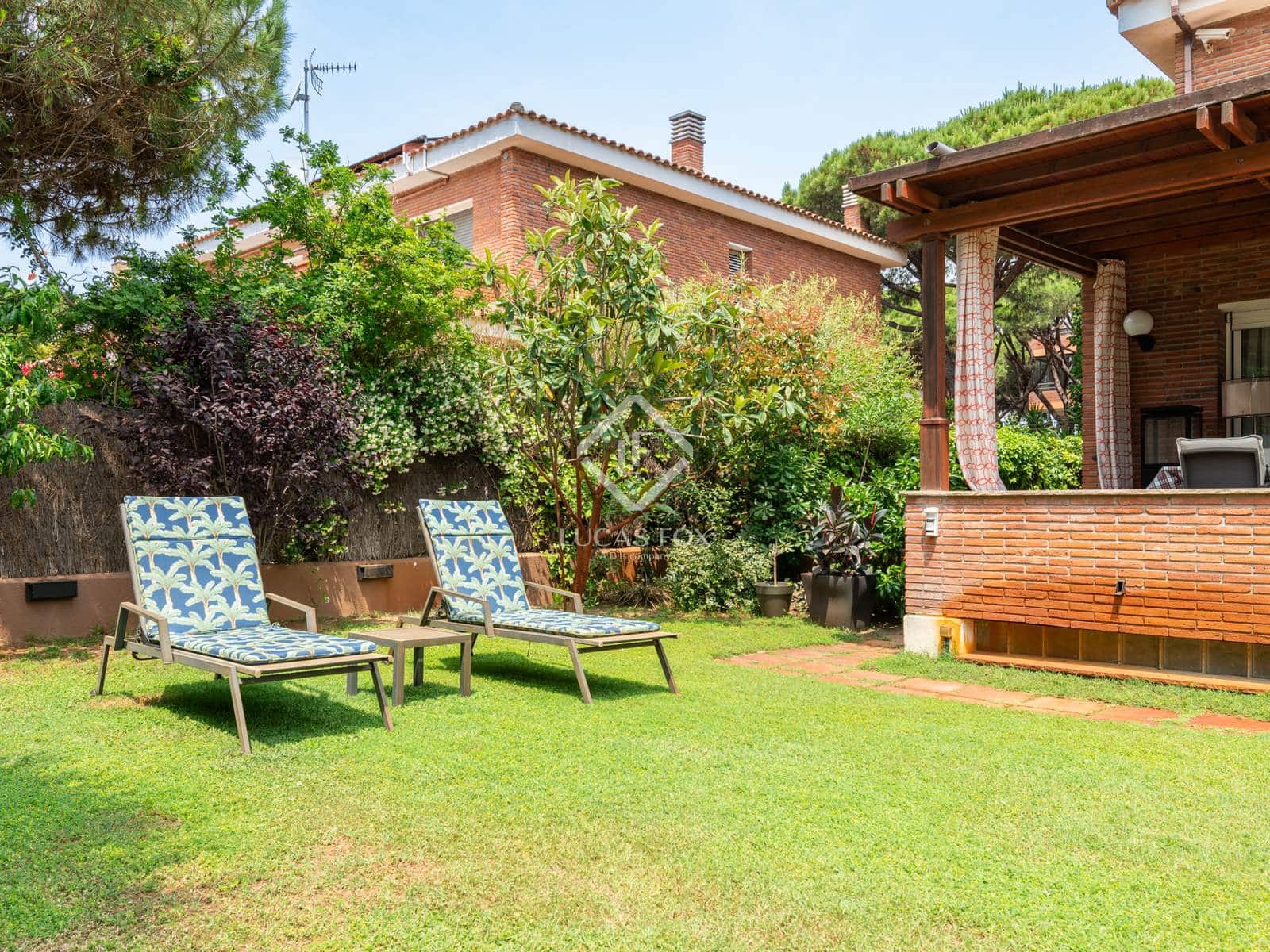 5 soverom Villa til salgs i Gava med svømmebasseng garasje - € 2 650 000 (Ref: 9035511)