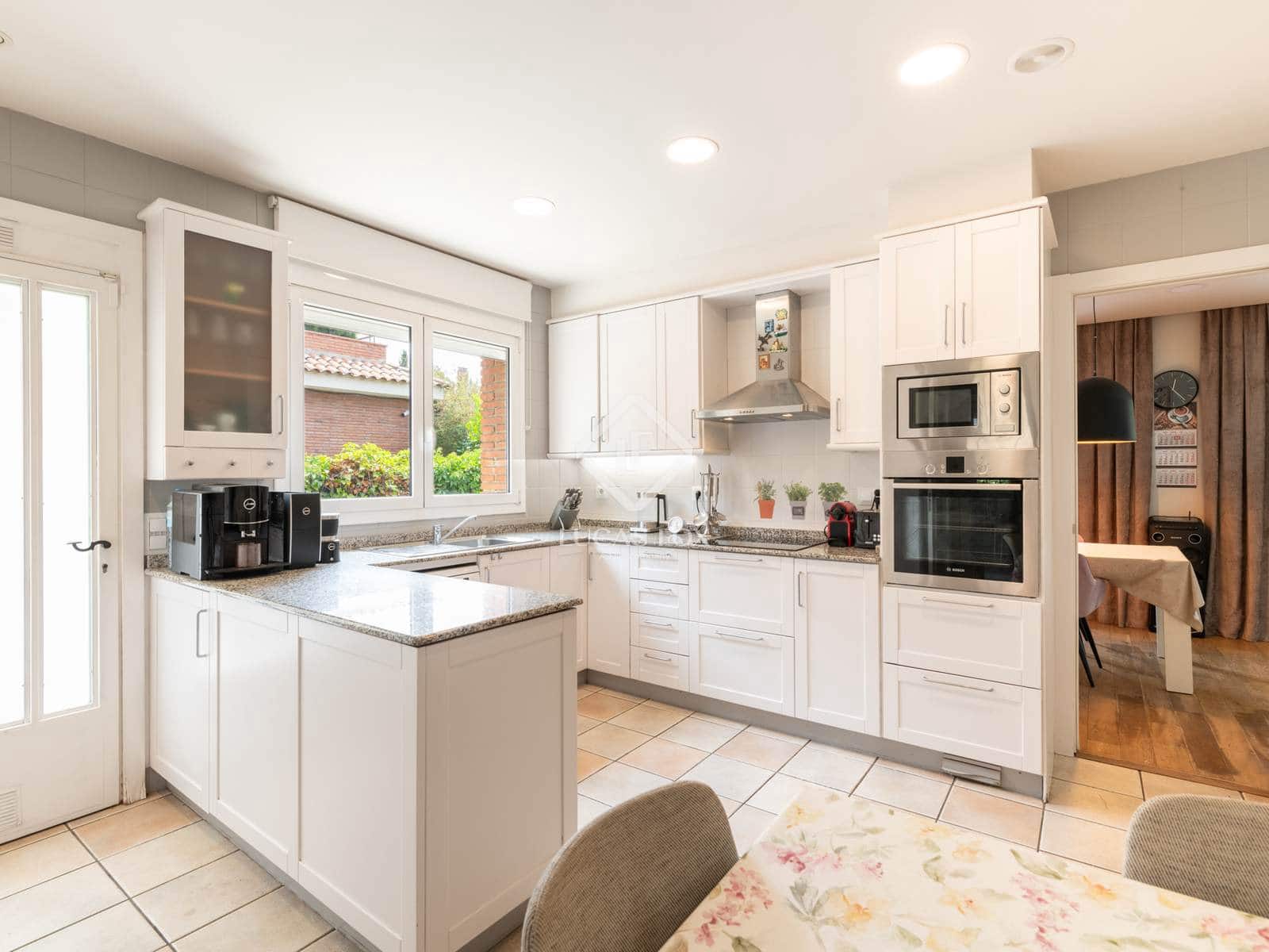 5 soverom Villa til salgs i Gava med svømmebasseng garasje - € 2 650 000 (Ref: 9035511)