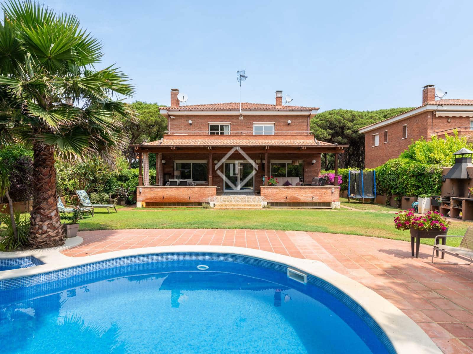 5 soveværelse Villa til salg i Gava med swimmingpool garage - € 2.890.000 (Ref: 9035511)