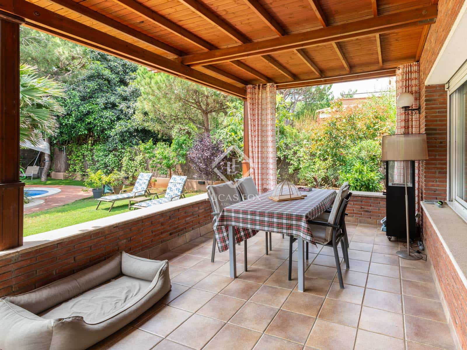 5 soverom Villa til salgs i Gava med svømmebasseng garasje - € 2 650 000 (Ref: 9035511)