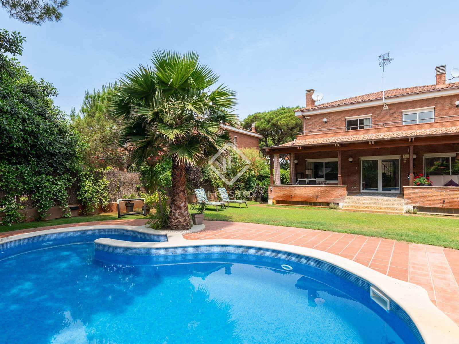 5 soverom Villa til salgs i Gava med svømmebasseng garasje - € 2 650 000 (Ref: 9035511)