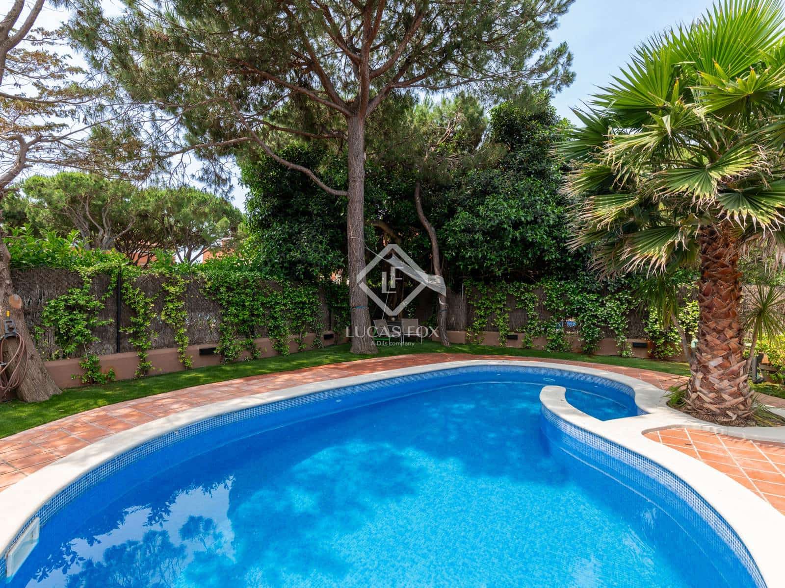 5 soverom Villa til salgs i Gava med svømmebasseng garasje - € 2 650 000 (Ref: 9035511)