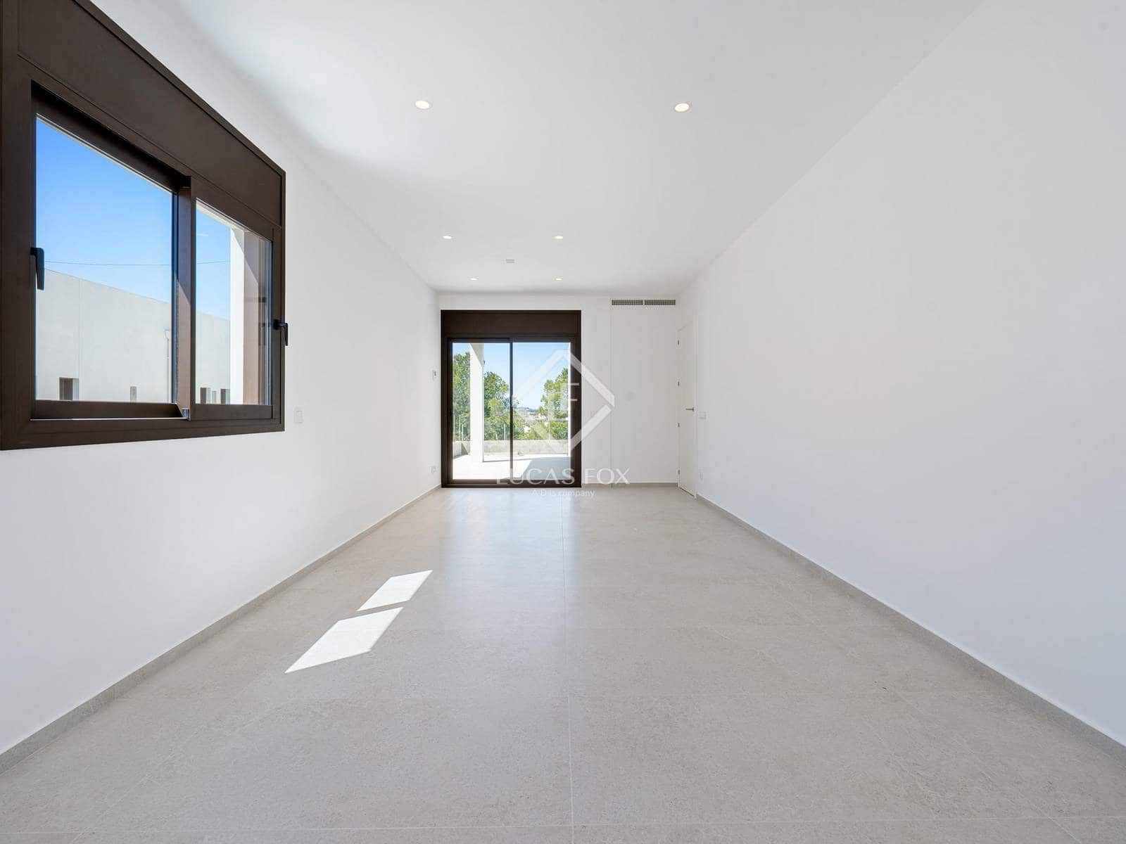 3 soverom Villa til salgs i Francas med svømmebasseng garasje - € 494 000 (Ref: 9035512)