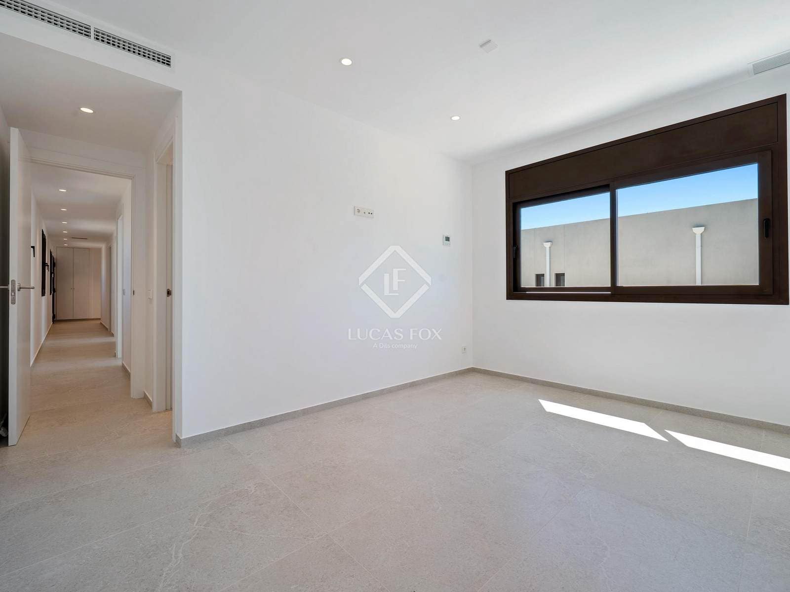 3 soverom Villa til salgs i Francas med svømmebasseng garasje - € 494 000 (Ref: 9035512)