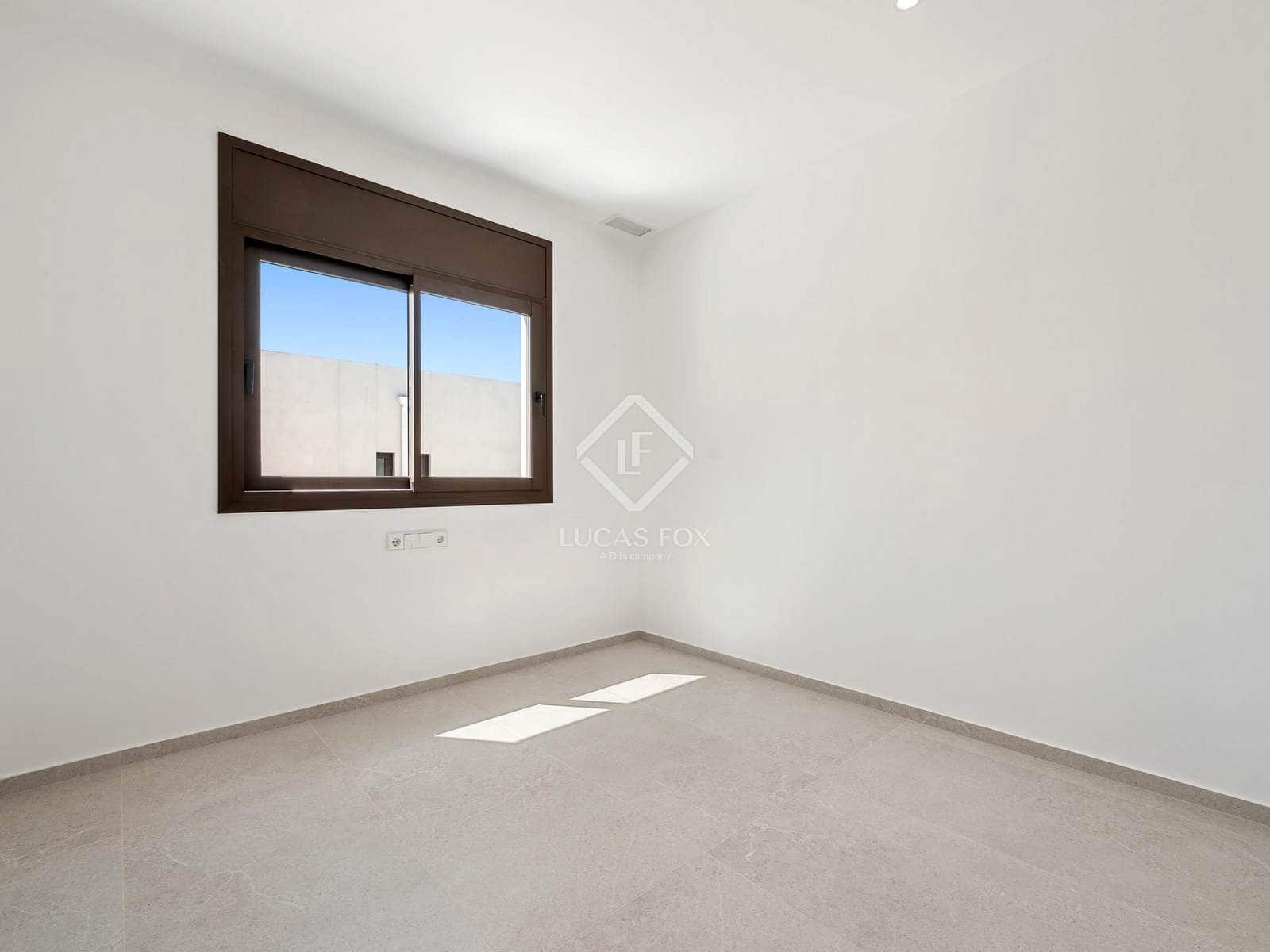 3 soverom Villa til salgs i Francas med svømmebasseng garasje - € 494 000 (Ref: 9035512)