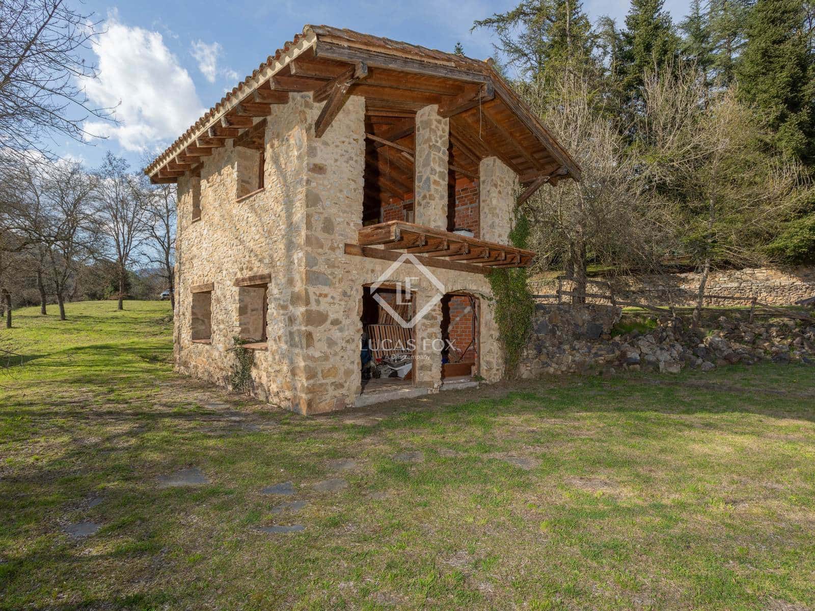 10 bedroom Finca/Country House for sale in La Vall del Bac with pool garage - € 850,000 (Ref: 9035517)