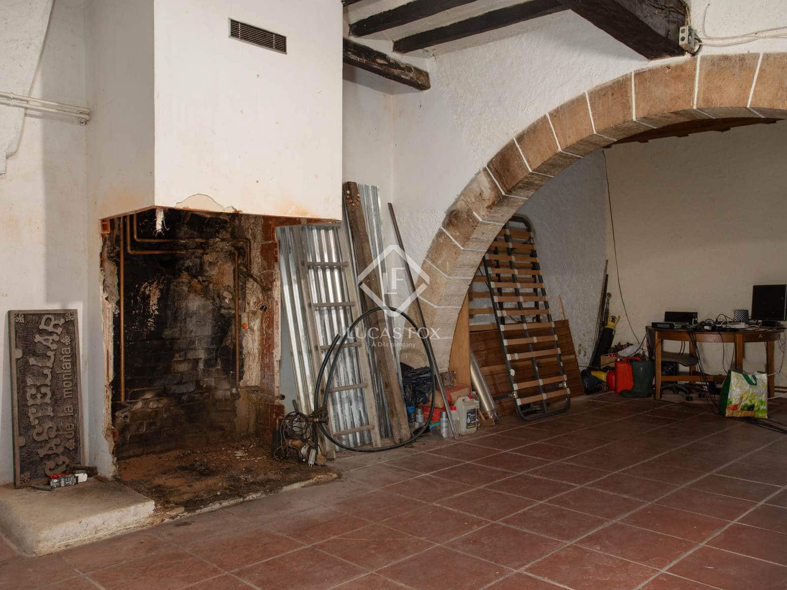 10 bedroom Finca/Country House for sale in La Vall del Bac with pool garage - € 850,000 (Ref: 9035517)
