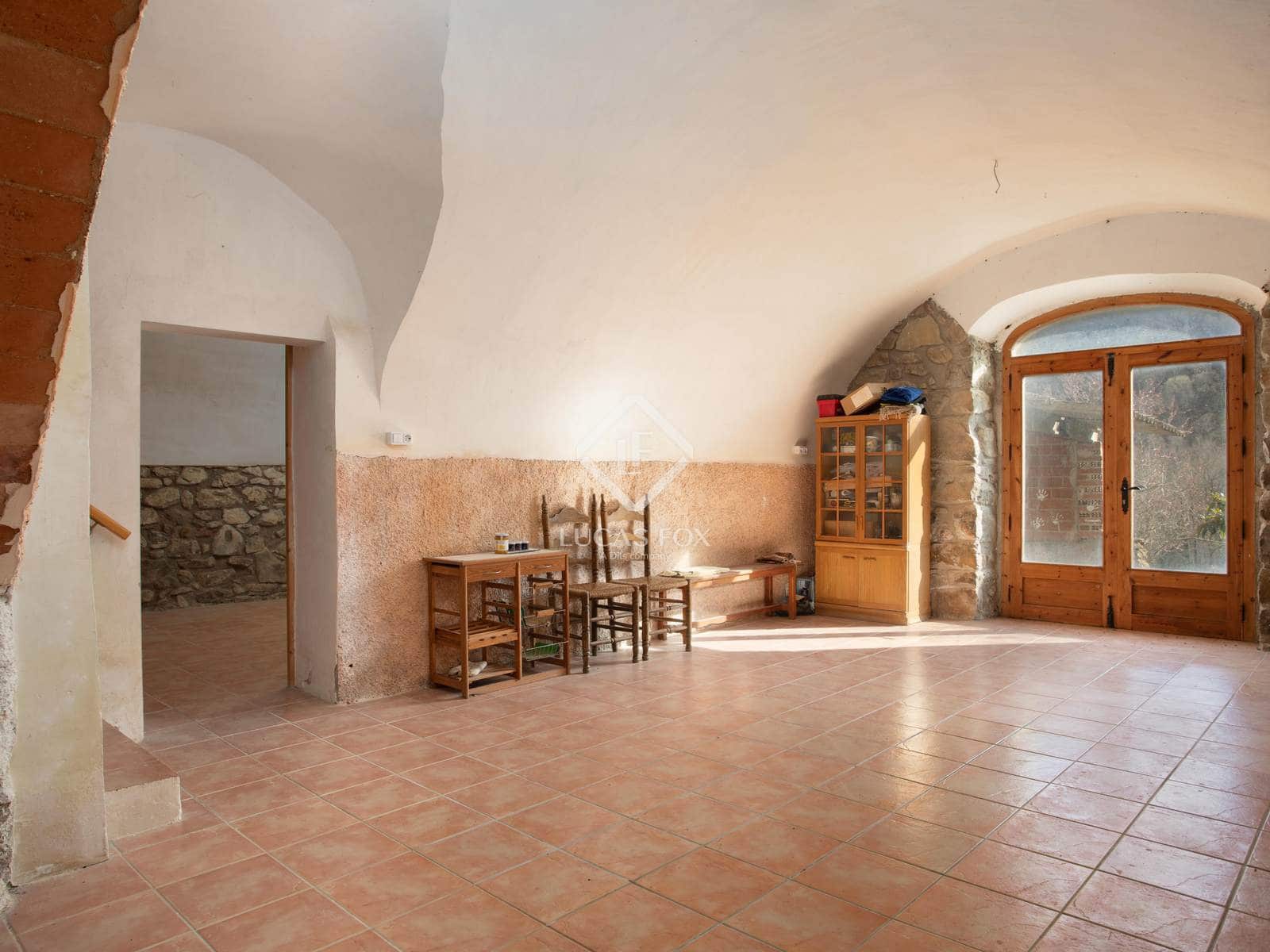10 bedroom Finca/Country House for sale in La Vall del Bac with pool garage - € 850,000 (Ref: 9035517)