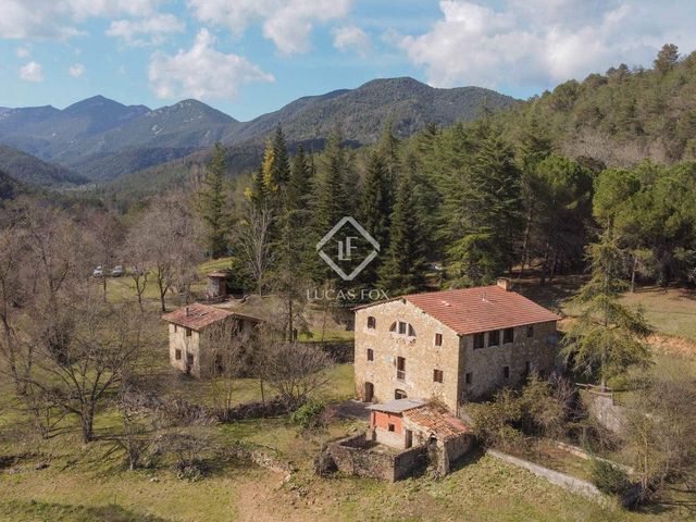 10 camera da letto Finca/Casa di Campagna in vendita in La Vall del Bac, La Vall de Bianya con piscina garage - 850.000 € (Rif: 9035517)