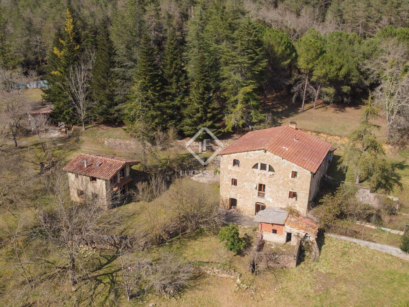 10 bedroom Finca/Country House for sale in La Vall del Bac with pool garage - € 850,000 (Ref: 9035517)