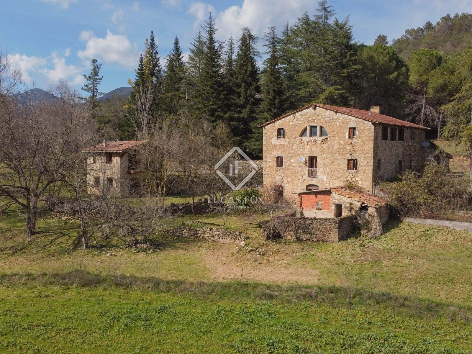 10 bedroom Finca/Country House for sale in La Vall del Bac with pool garage - € 850,000 (Ref: 9035517)