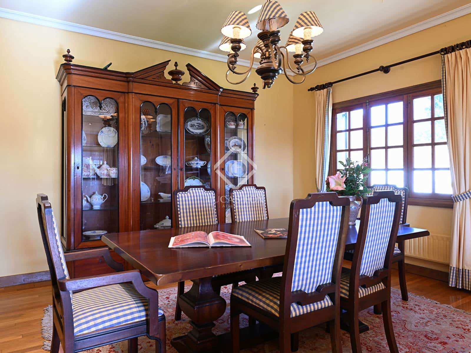 5 soveværelse Villa til salg i Nigran med swimmingpool garage - € 1.325.000 (Ref: 9036015)