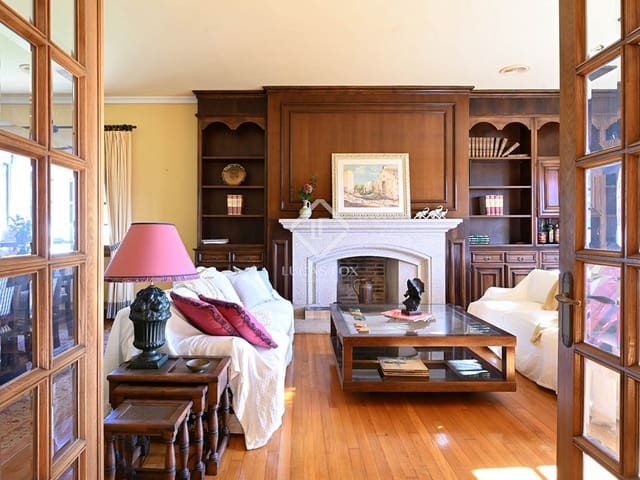 5 bedroom Villa for sale in Nigrán with pool garage - € 1,325,000 (Ref: 9036015)