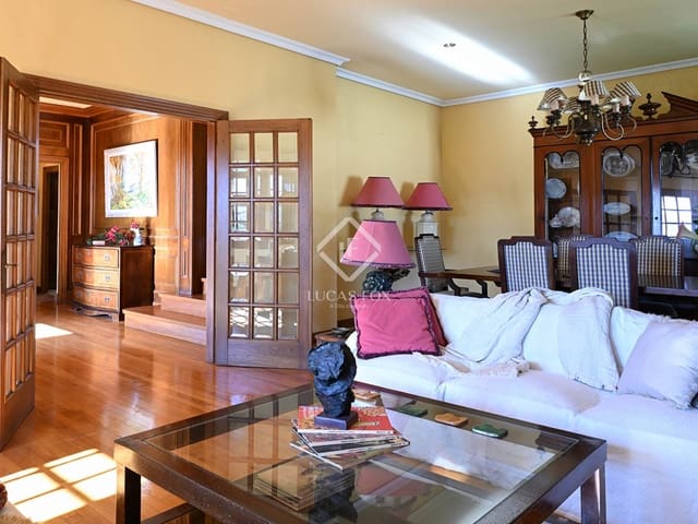 5 bedroom Villa for sale in Nigrán with pool garage - € 1,325,000 (Ref: 9036015)