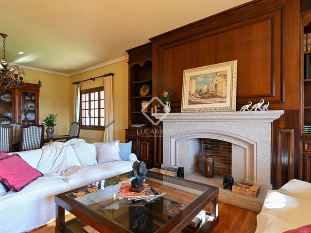 5 bedroom Villa for sale in Nigrán with pool garage - € 1,325,000 (Ref: 9036015)