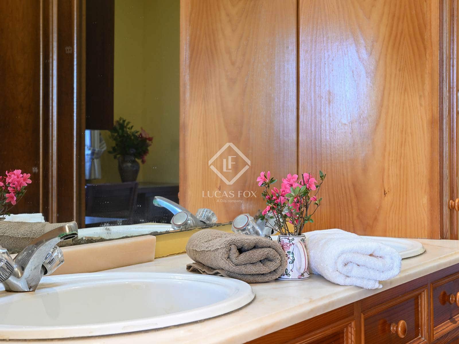 5 soveværelse Villa til salg i Nigran med swimmingpool garage - € 1.325.000 (Ref: 9036015)