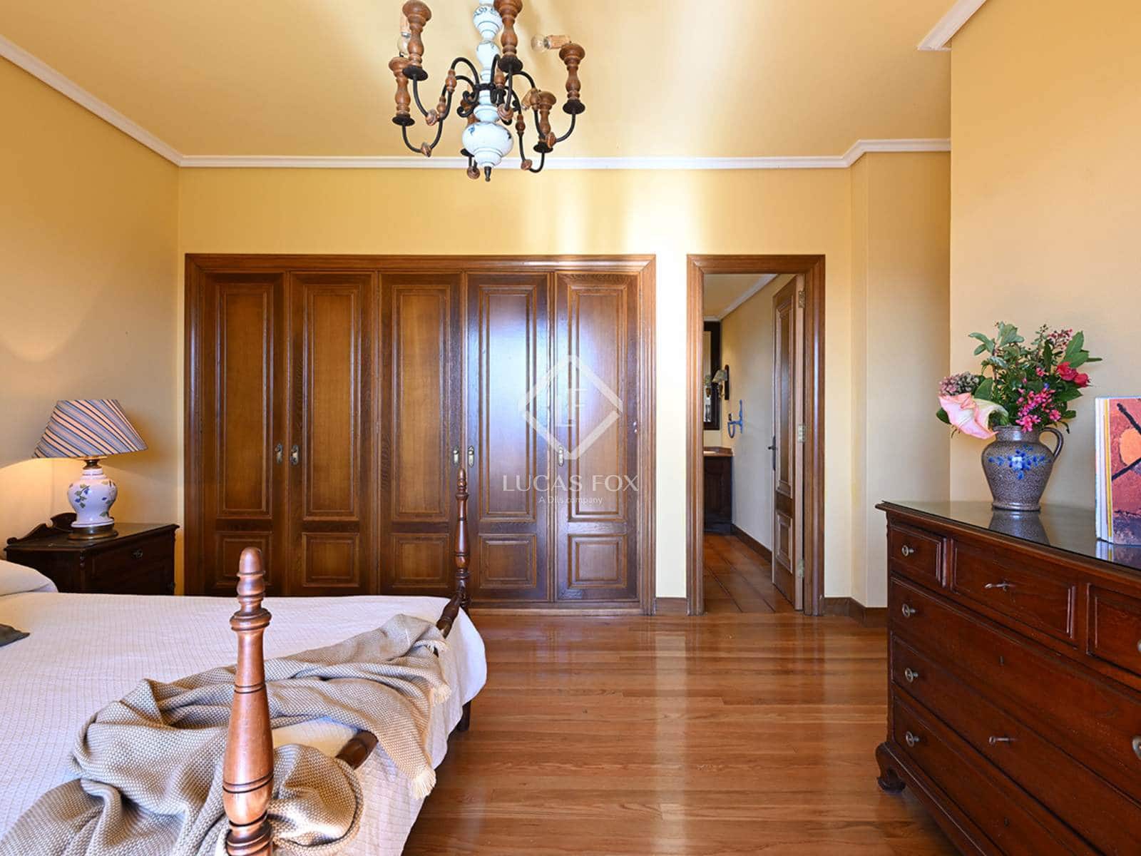 5 soveværelse Villa til salg i Nigran med swimmingpool garage - € 1.325.000 (Ref: 9036015)