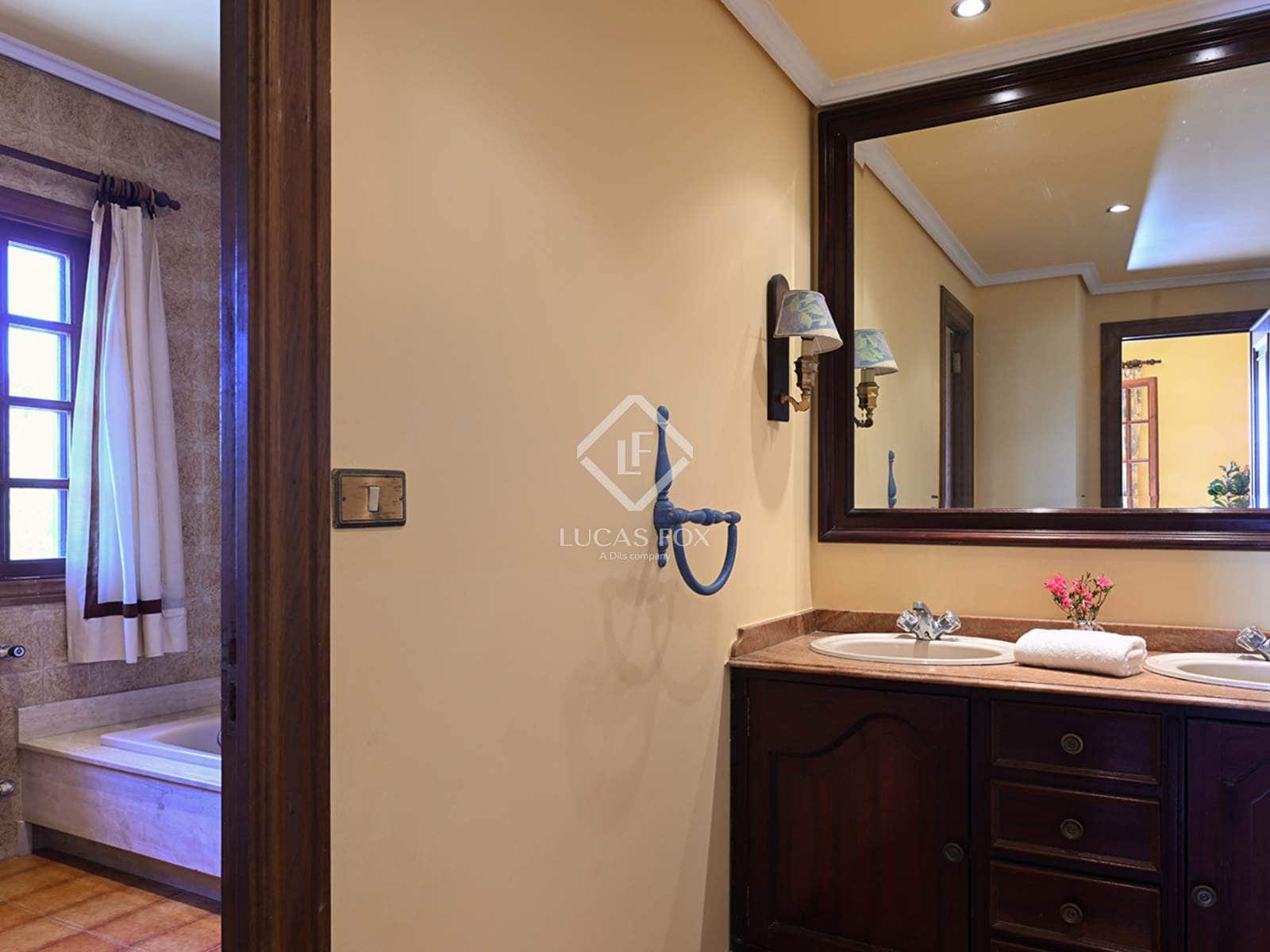 5 soveværelse Villa til salg i Nigran med swimmingpool garage - € 1.325.000 (Ref: 9036015)