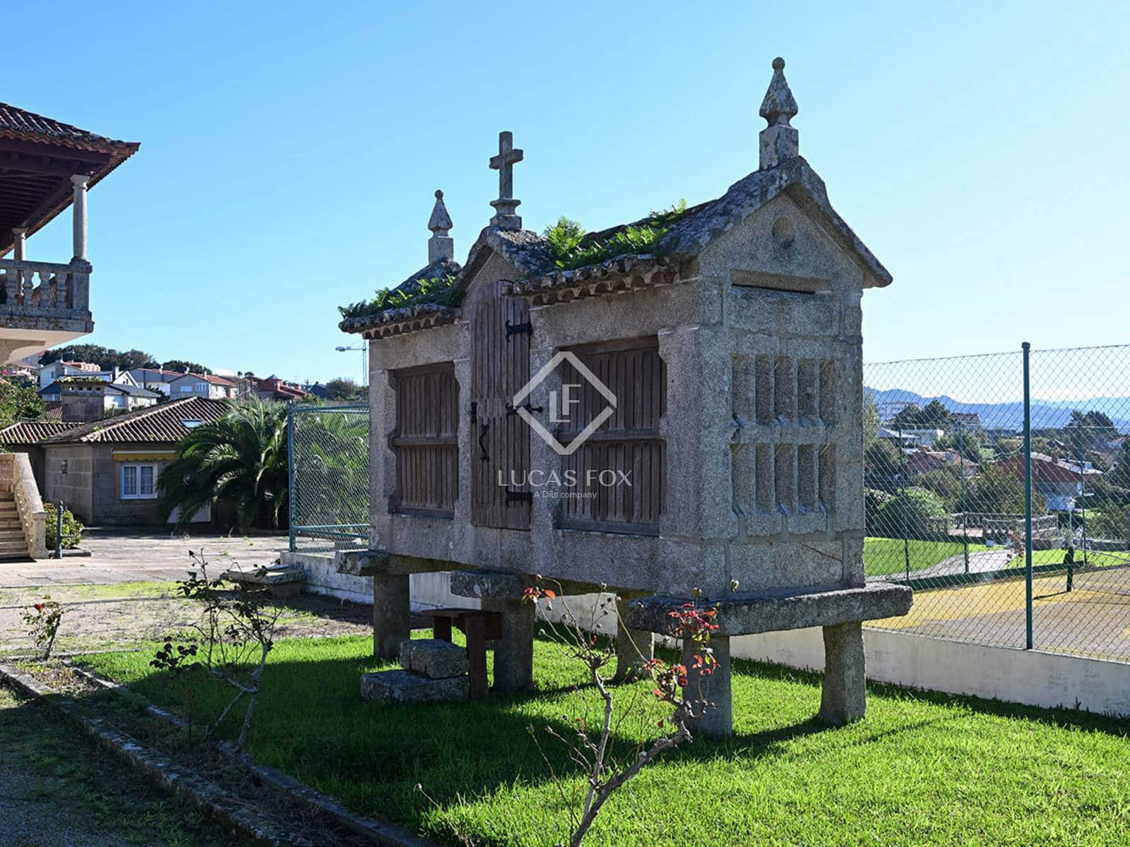 5 soveværelse Villa til salg i Nigran med swimmingpool garage - € 1.325.000 (Ref: 9036015)