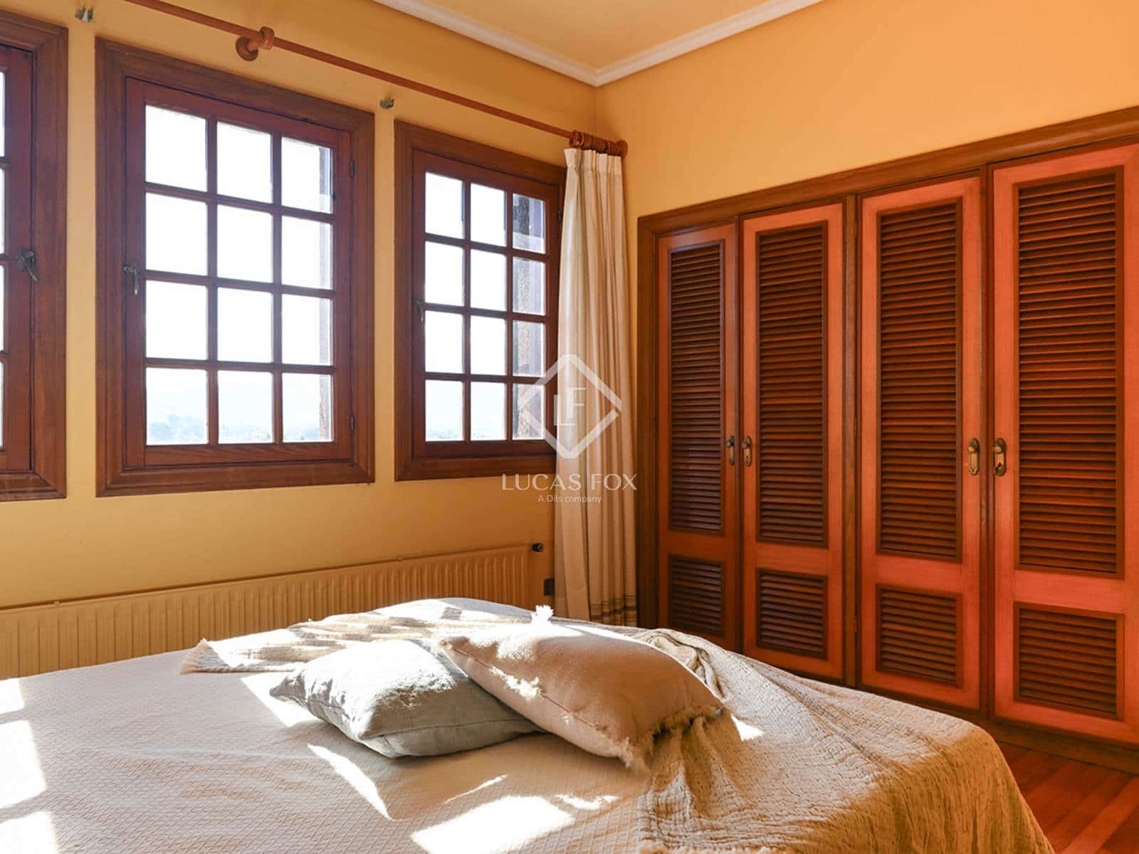 5 soveværelse Villa til salg i Nigran med swimmingpool garage - € 1.325.000 (Ref: 9036015)