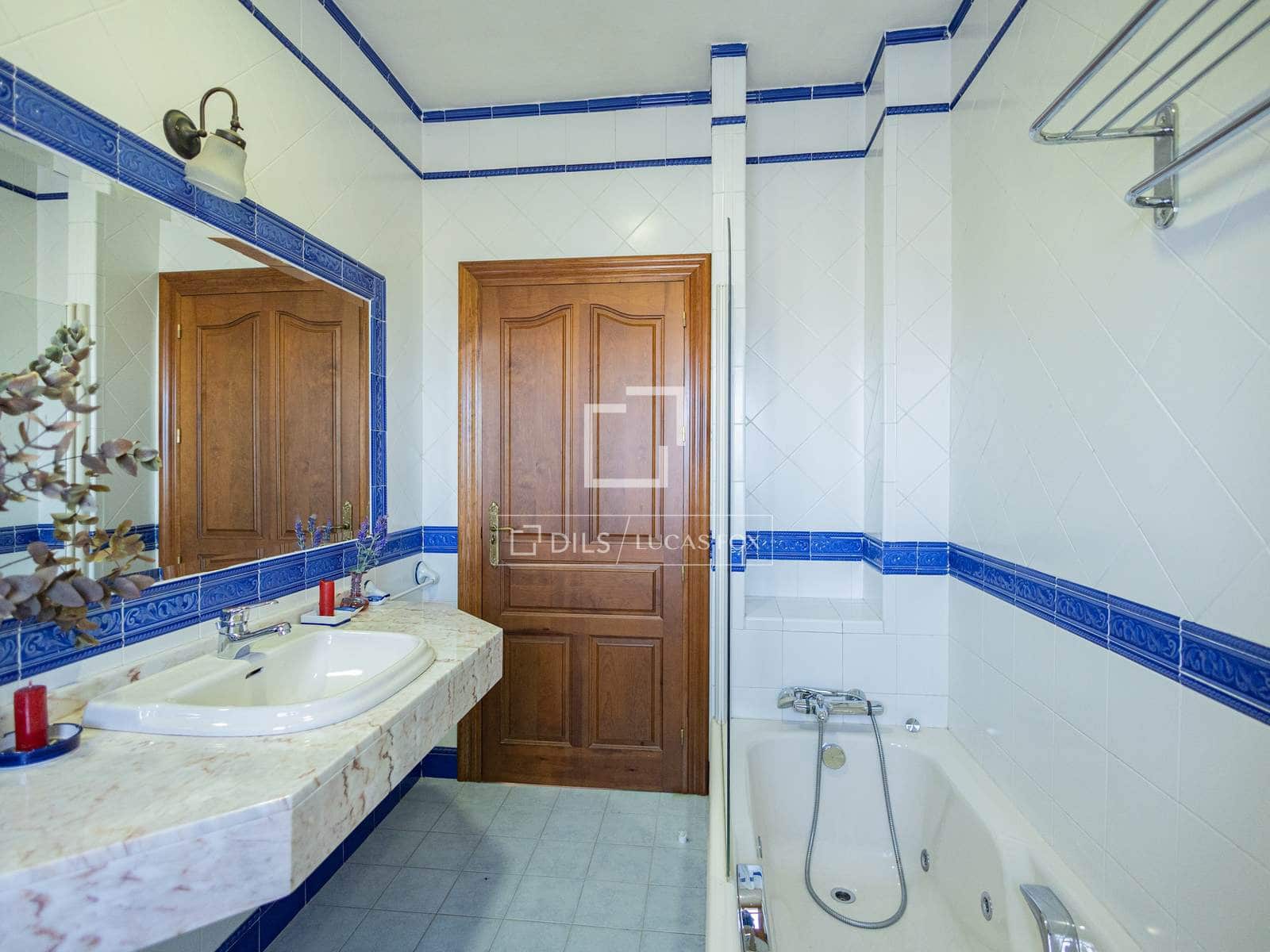 6 slaapkamer Villa te koop in Ogijares met zwembad garage - € 1.195.000 (Ref: 9036021)