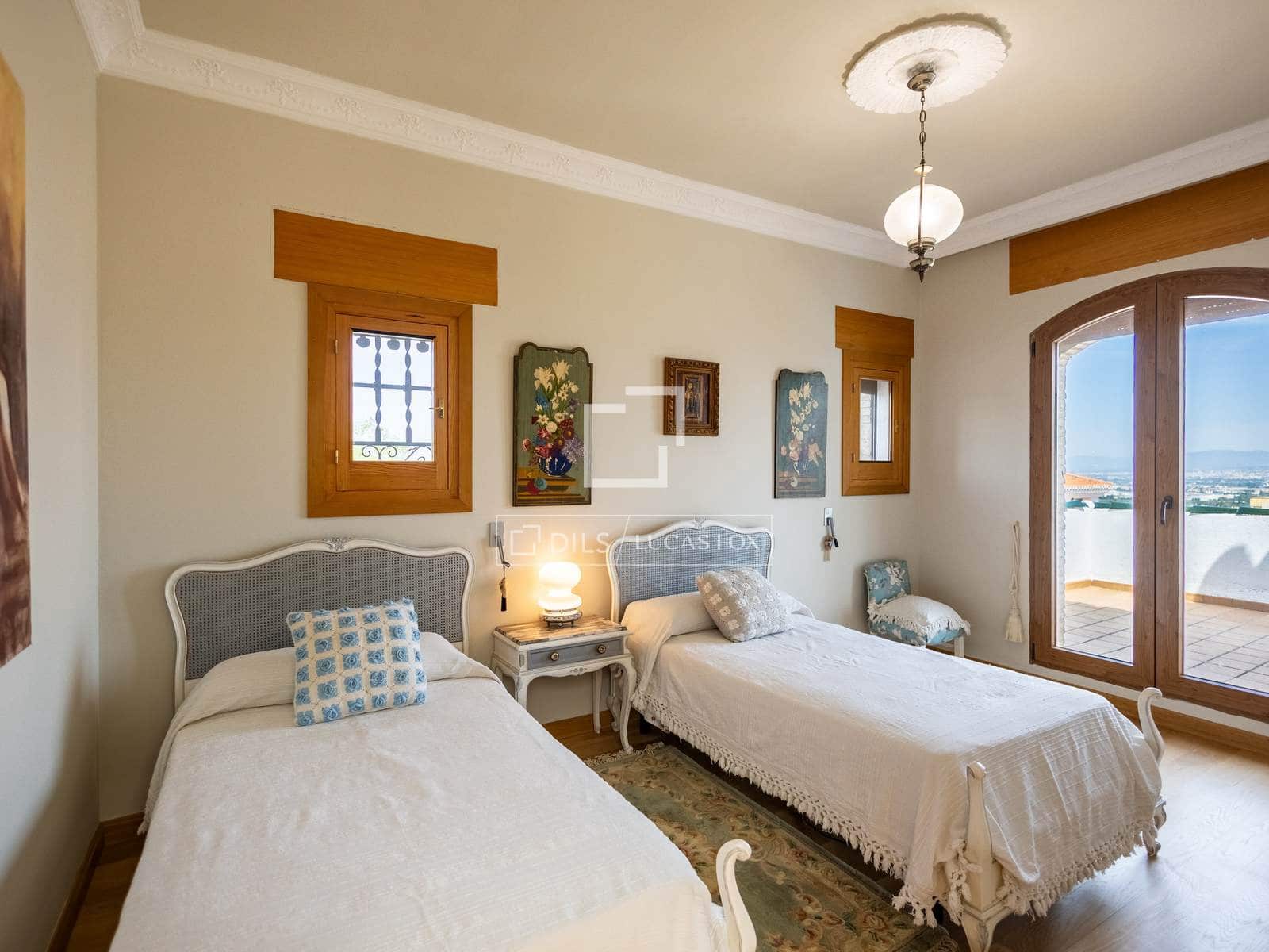 6 slaapkamer Villa te koop in Ogijares met zwembad garage - € 1.195.000 (Ref: 9036021)