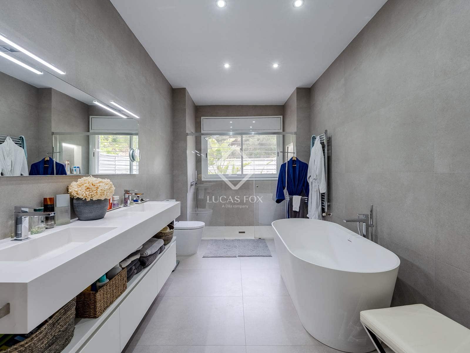 4 soveværelse Villa til salg i Teia med swimmingpool garage - € 1.690.000 (Ref: 9036022)