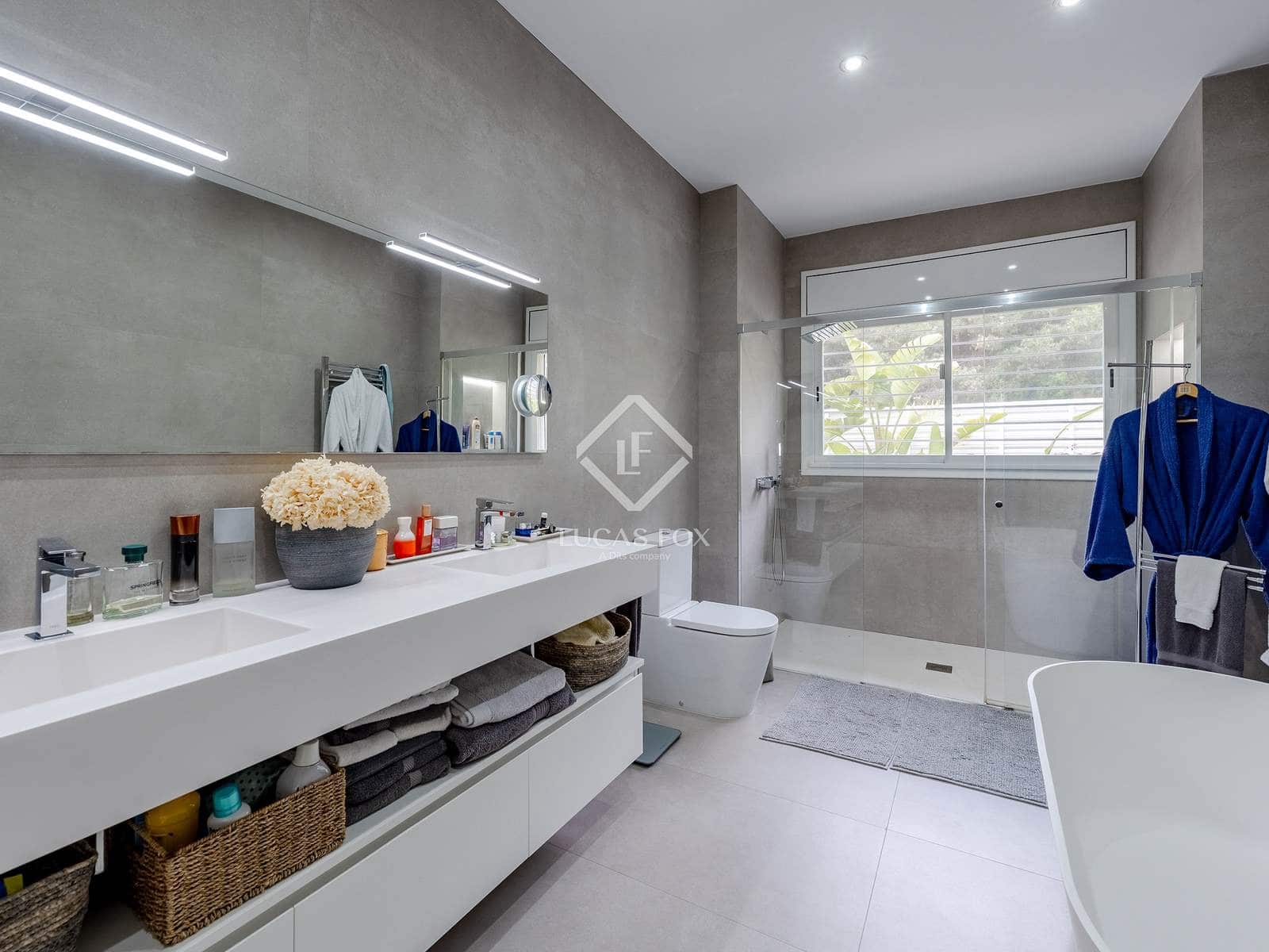 4 soveværelse Villa til salg i Teia med swimmingpool garage - € 1.690.000 (Ref: 9036022)